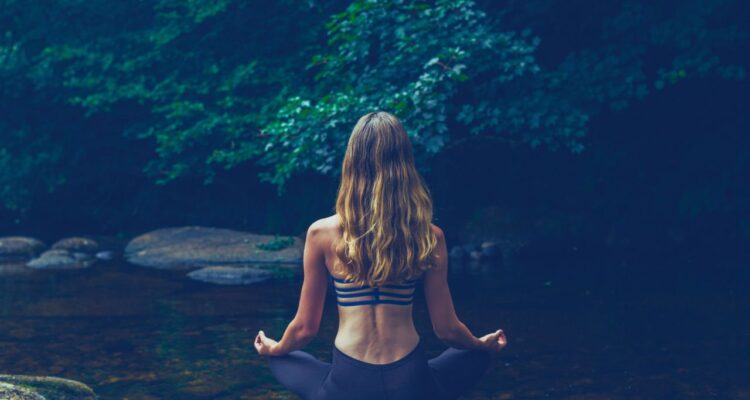 Meditação Para Quem Não Consegue Parar de Pensar: Técnicas Para Silenciar a Mente Agitada Sem Frustração