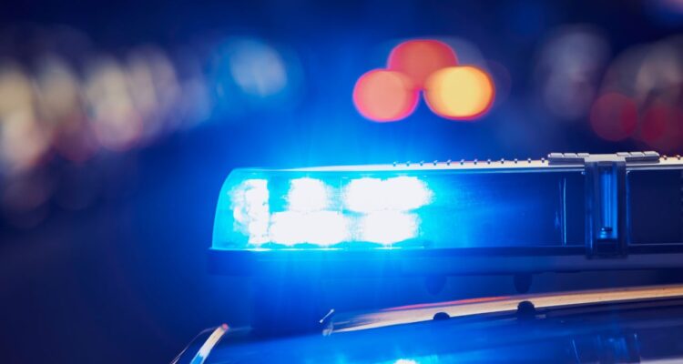 O que significa sonhar com polícia? Ordem, culpa e a lei da sua consciência!