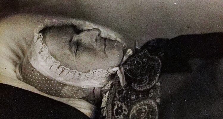 O que significa sonhar com gente morta